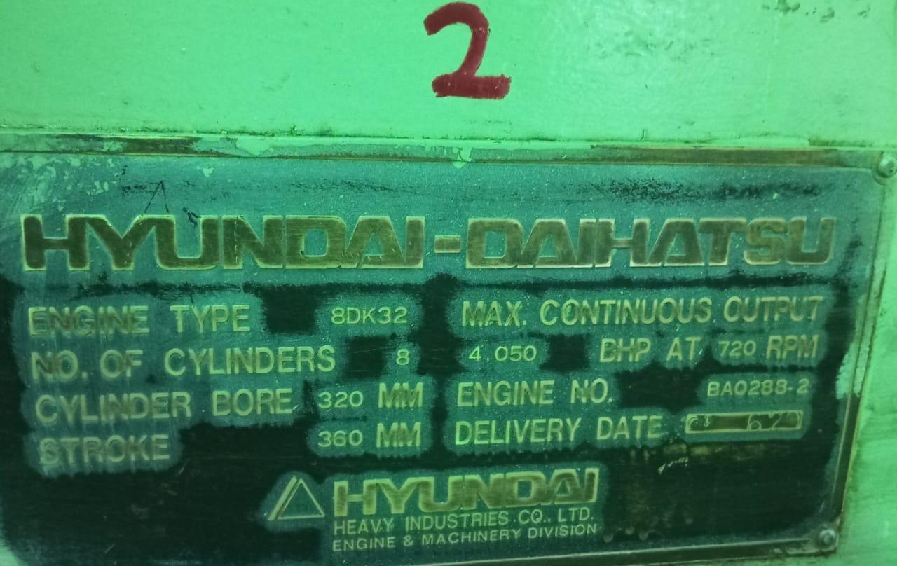 8DK32 nameplate: 8 cylinders, 320 mm bore, 360 mm stroke, 4050 BHP at 720 RPM